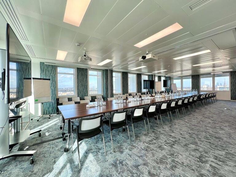 Newly Refurbished Office image 4