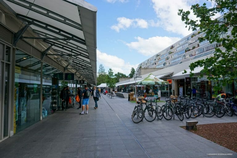 Shopping Centre with Rooftop Views image 22
