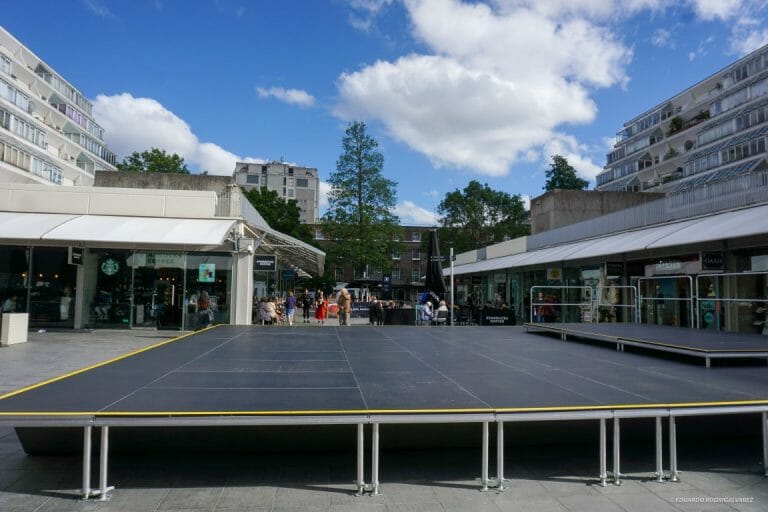Shopping Centre with Rooftop Views image 14