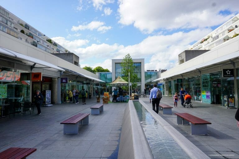 Shopping Centre with Rooftop Views image 29