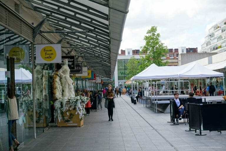 Shopping Centre with Rooftop Views image 50