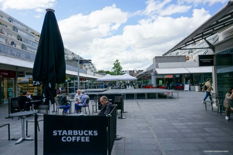 Shopping Centre with Rooftop Views image 55