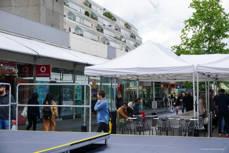 Shopping Centre with Rooftop Views image 60