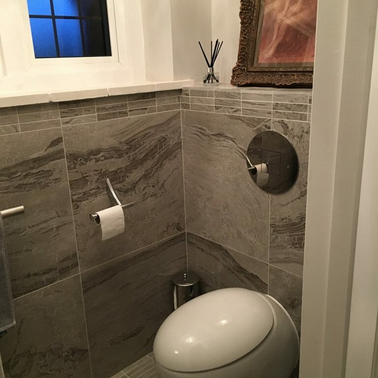 6 Bedroom Home image 18