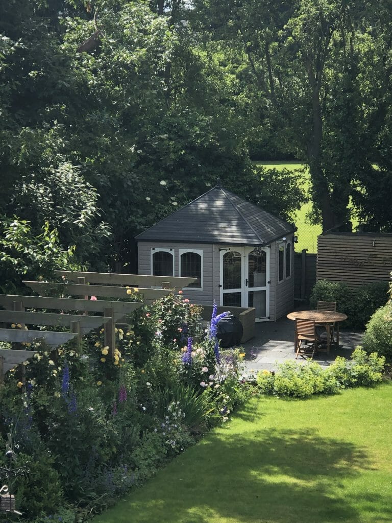 6 Bedroom Home image 29