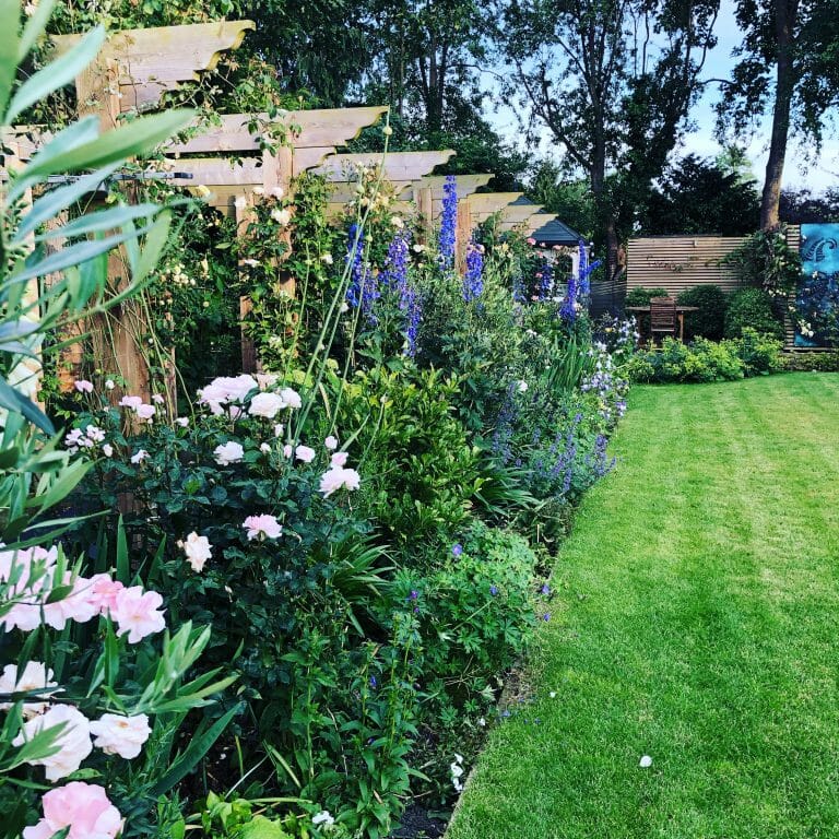 6 Bedroom Home image 32