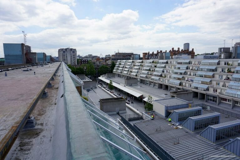 Shopping Centre with Rooftop Views image 91