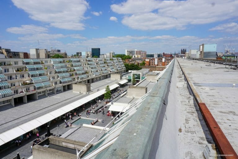 Shopping Centre with Rooftop Views image 2