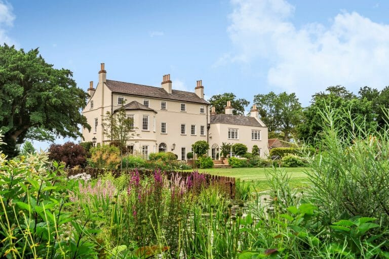 8 Bedroom Georgian House image 2
