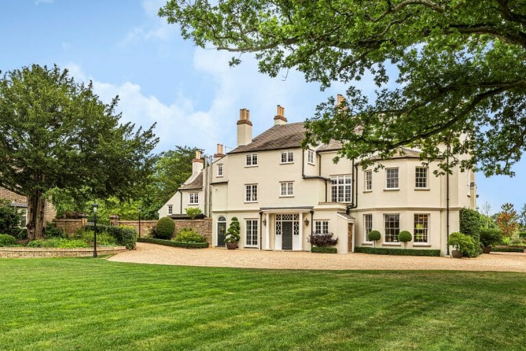 8 Bedroom Georgian House image 3