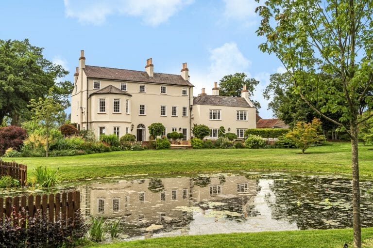 8 Bedroom Georgian House image 4