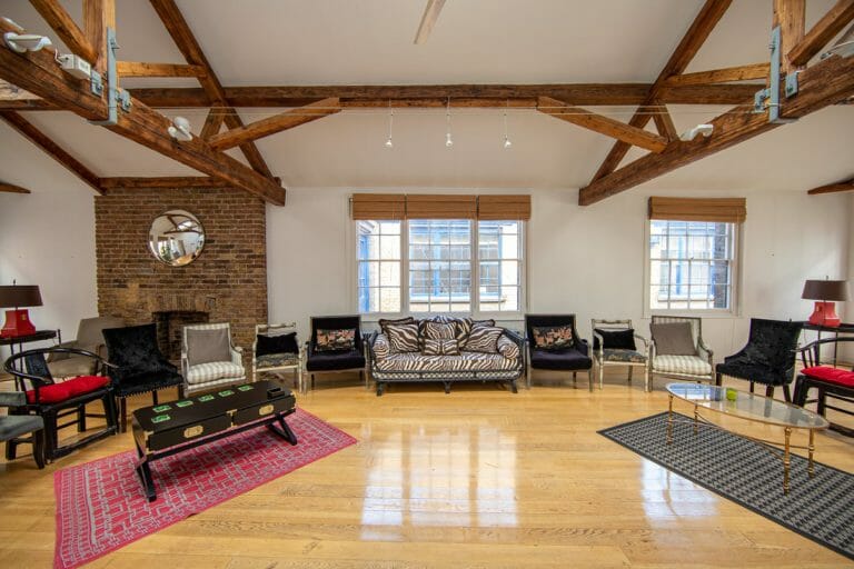 Shoreditch Style Loft image 6