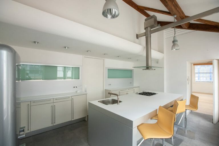 Shoreditch Style Loft image 13
