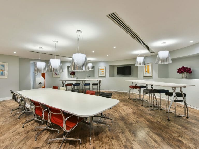 Period Offices in City of London image 14