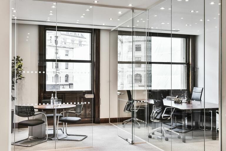 Period Offices in City of London image 32