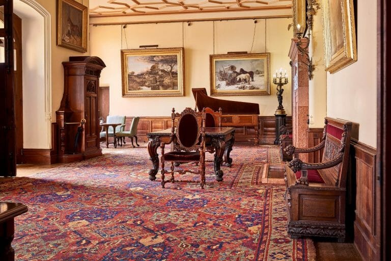 Country Estate & Air Hangars image 16