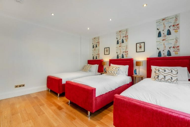 Hyde Park 5-bed image 9