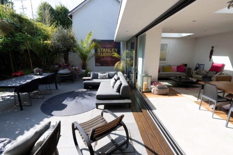 Large Family Home in Kingston image 37