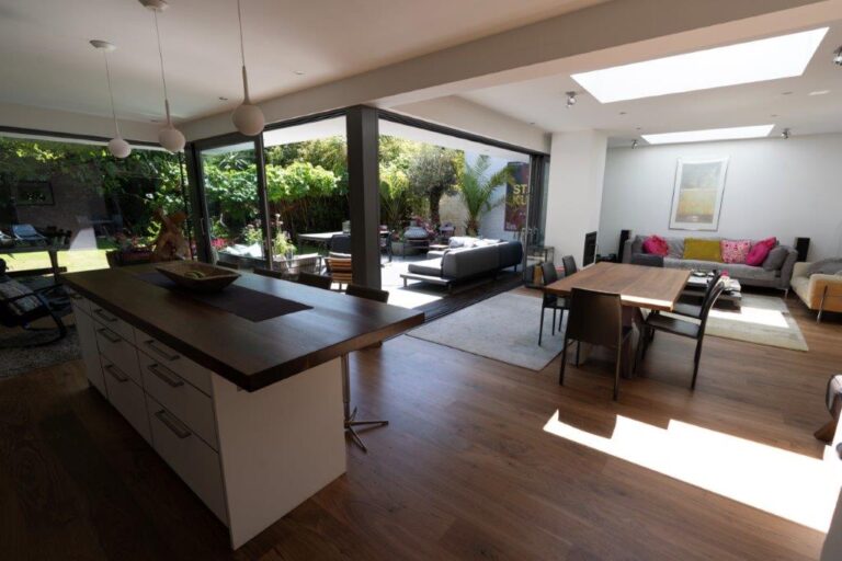 Large Family Home in Kingston image 10