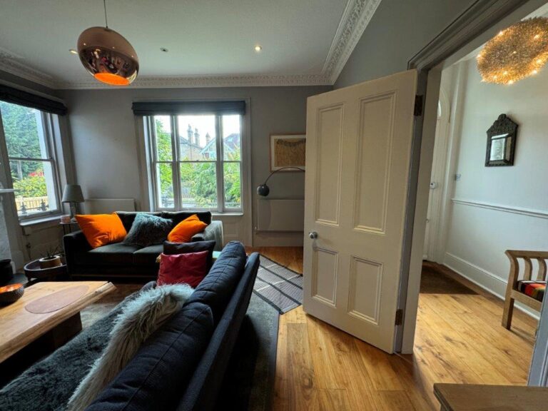 Large Family Home in Kingston image 22