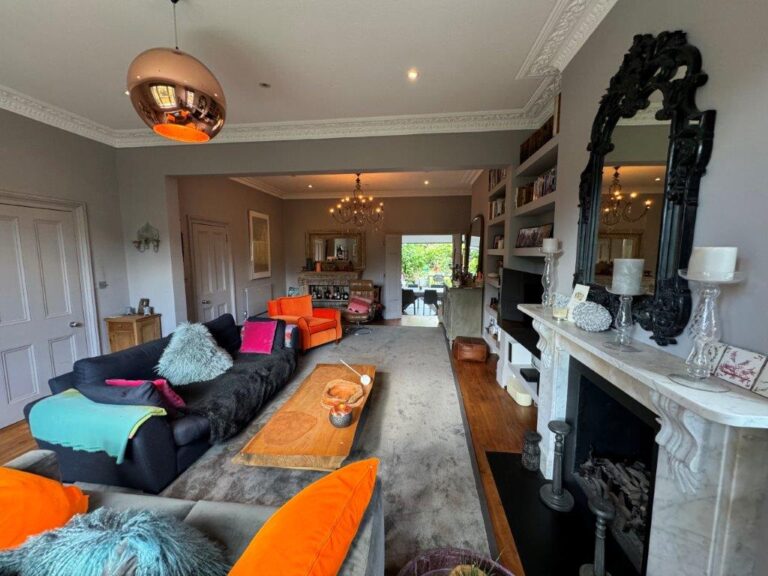 Large Family Home in Kingston image 17