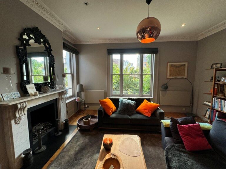 Large Family Home in Kingston image 20