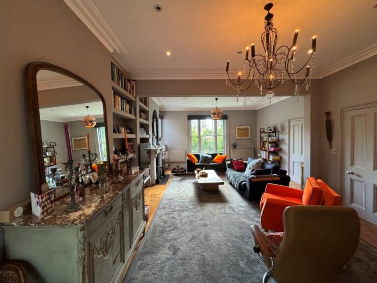 Large Family Home in Kingston image 23