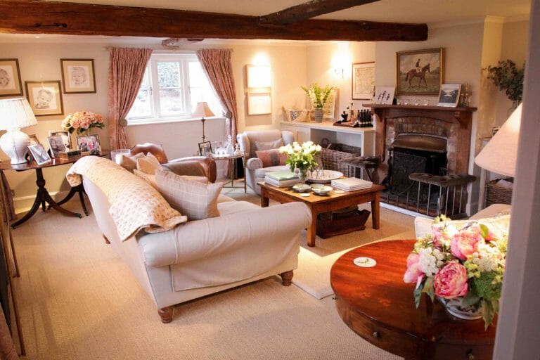 Hampshire Farmhouse image 12