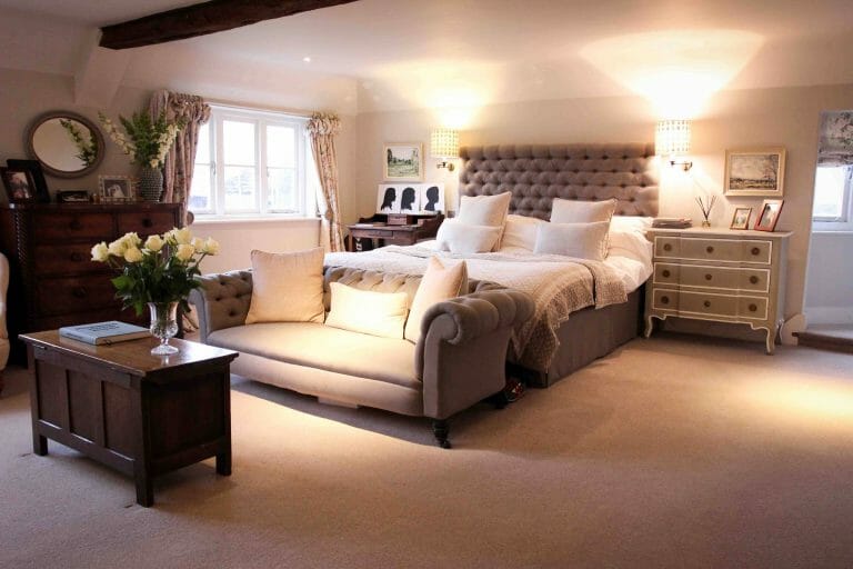 Hampshire Farmhouse image 19