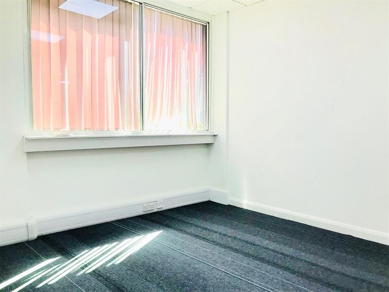 Serviced and Vacant Offices Located in West London image 4