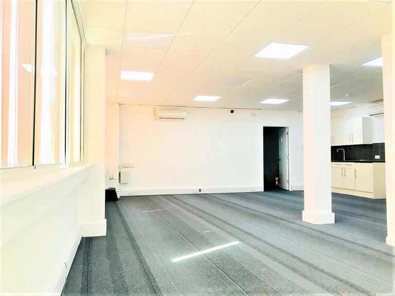 Serviced and Vacant Offices Located in West London image 2