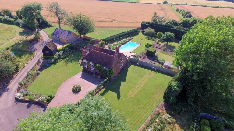 Hampshire Farmhouse image 40