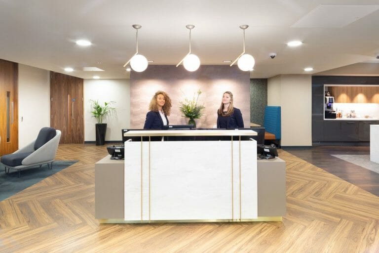 Modern Dressed City Office image 4