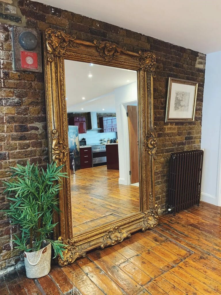 Loft Apartment in Shoreditch image 6
