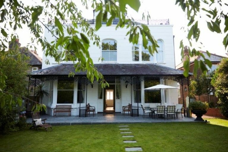 Parisian Style Regency Villa image 1