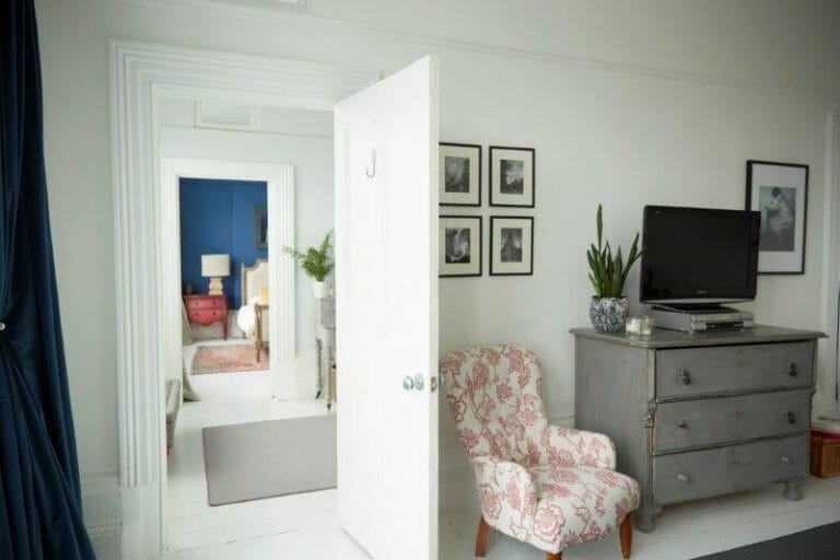 Parisian Style Regency Villa image 41