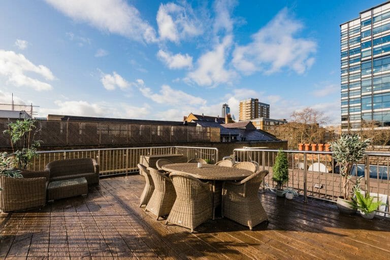 Loft Apartment in Shoreditch image 10