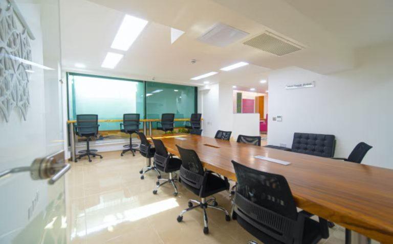 Modern Office Space image 17