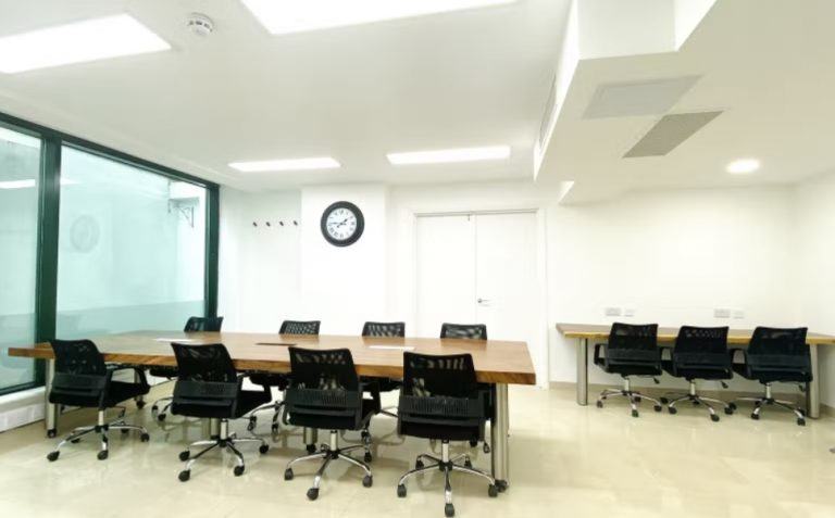 Modern Office Space image 18