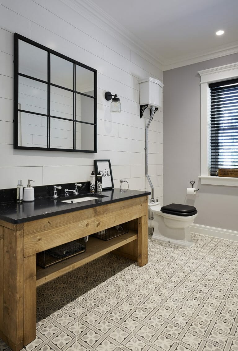 American Style Mansion image 28
