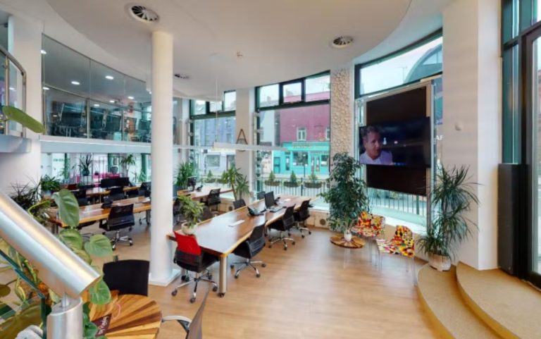 Modern Office Space image 25