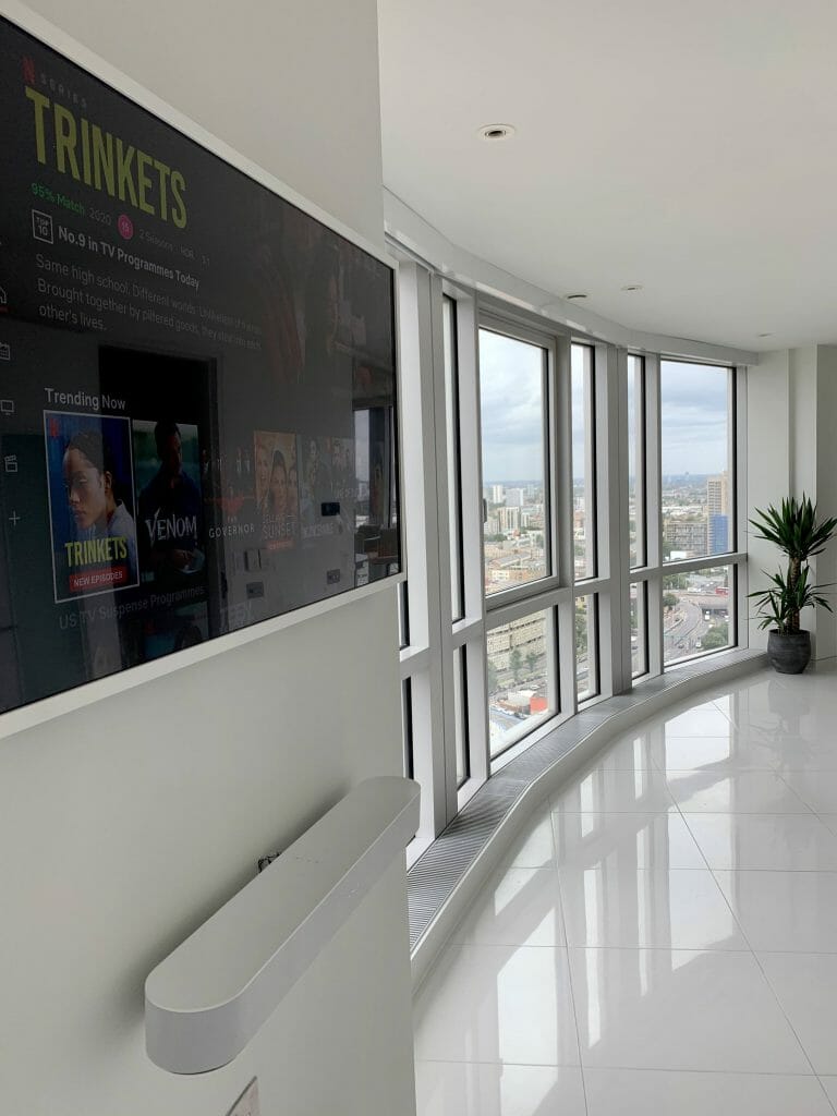Luxury Canary Wharf Penthouse image 6