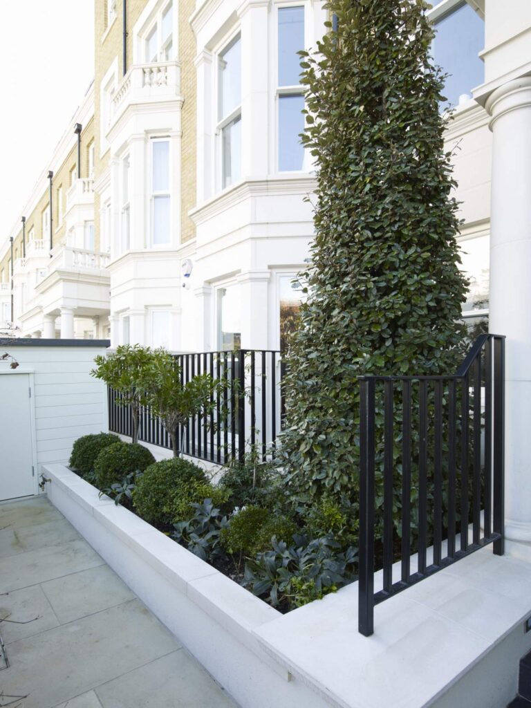 Luxurious Modern Town House image 3