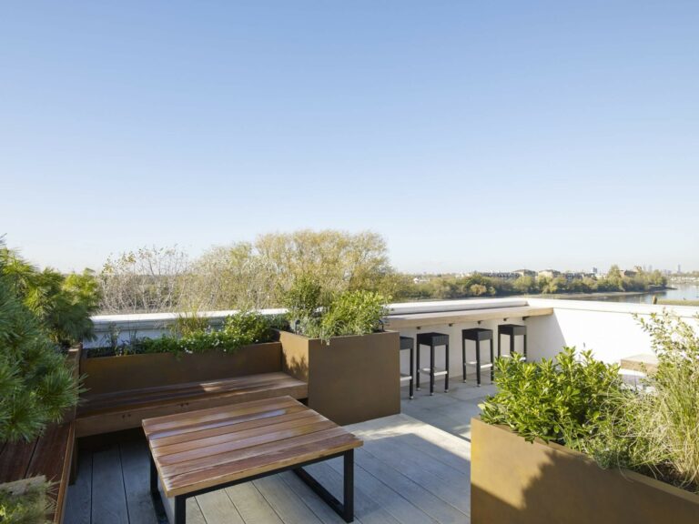Luxurious Modern Town House image 6