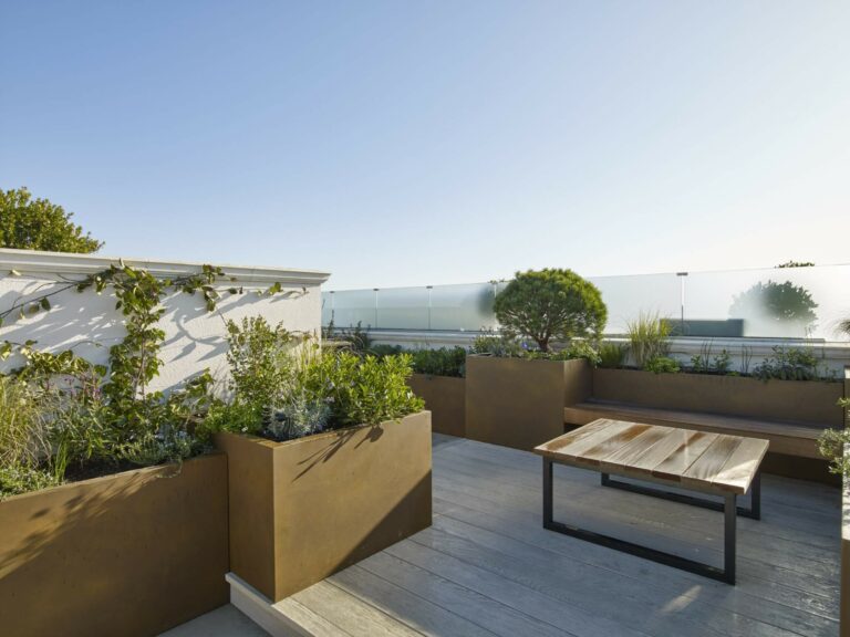 Luxurious Modern Town House image 12