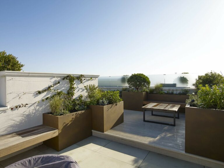 Luxurious Modern Town House image 13