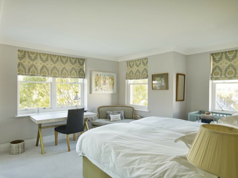 Luxurious Modern Town House image 29