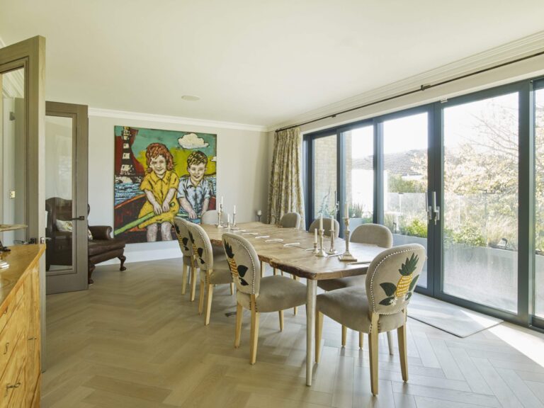 Luxurious Modern Town House image 34