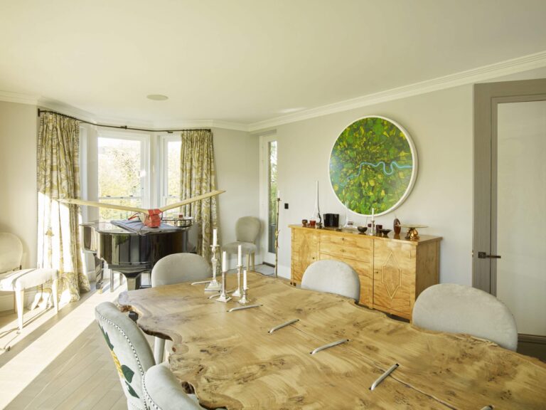 Luxurious Modern Town House image 35
