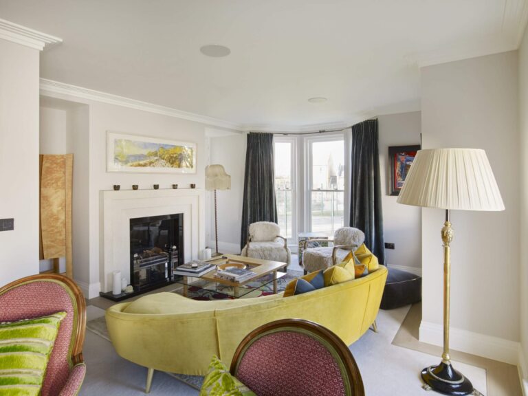 Luxurious Modern Town House image 37